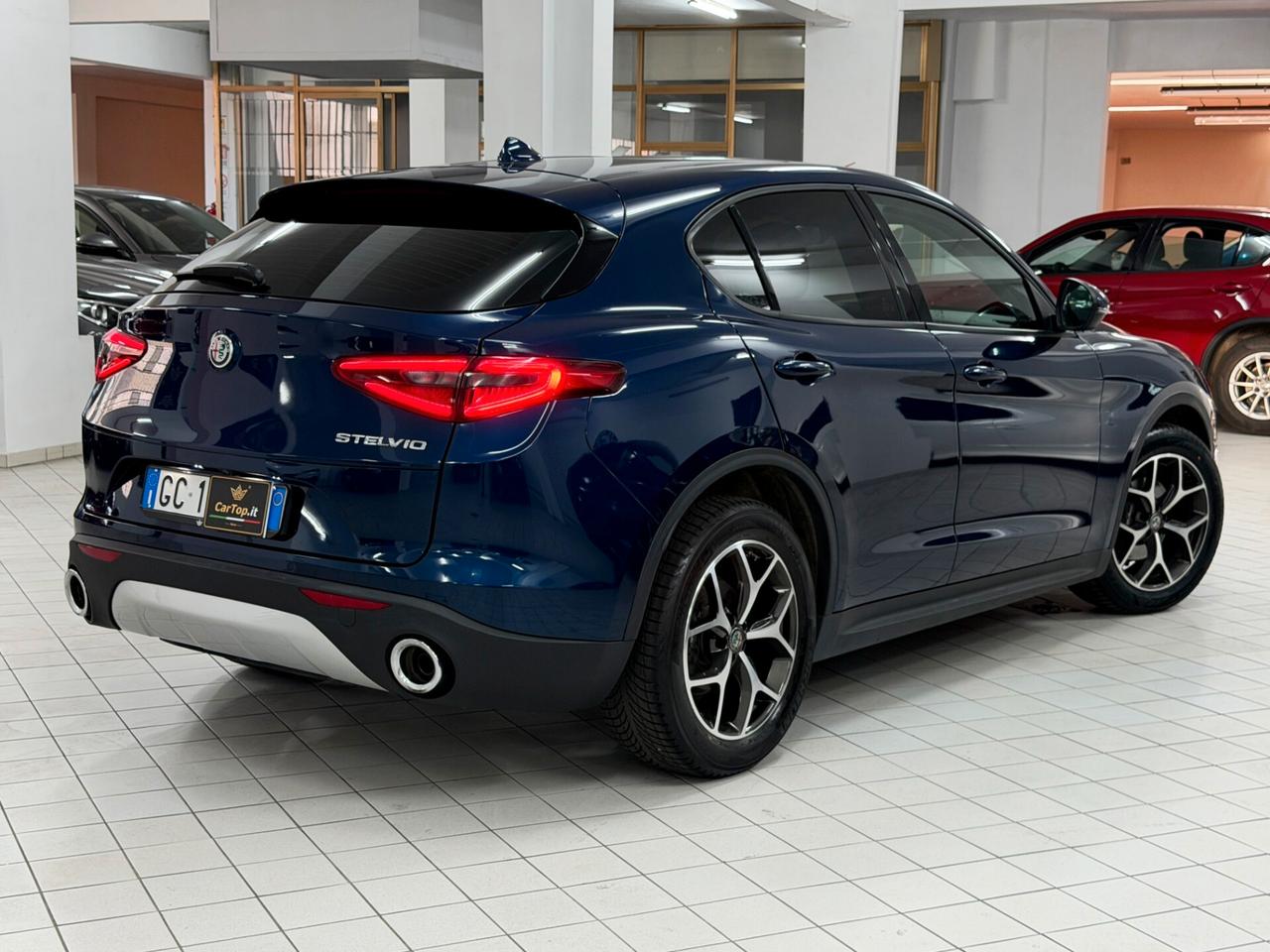 Alfa Romeo Stelvio 2.2 TD 190 CV EXECUTIVE CERCHI 19" APPENA TAGLIANDATA RETROCAMERA BLIND VETRI SCURI UNICO PROPRIETAR