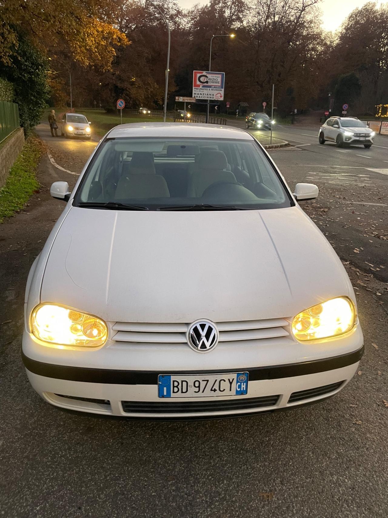 Volkswagen Golf 1.6 cat 5 porte Highline