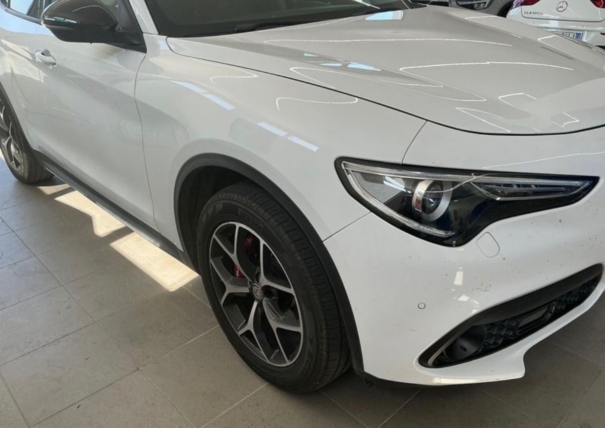 Alfa Romeo Stelvio 2.2 Turbodiesel 210 CV AT8 Q4 Executive