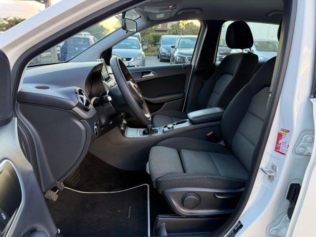 MERCEDES-BENZ B 180 d Business