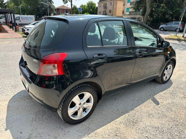 TOYOTA Yaris Ok neo pat. 1.0 5 porte Sol