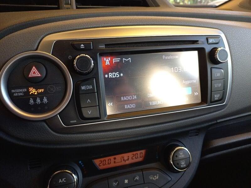 Toyota Yaris III 2011 3p 1.4 d-4d Lounge s/CL