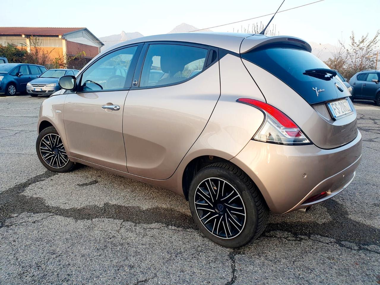 Lancia Ypsilon 1.2 69 CV 5 porte GPL Ecochic Gold