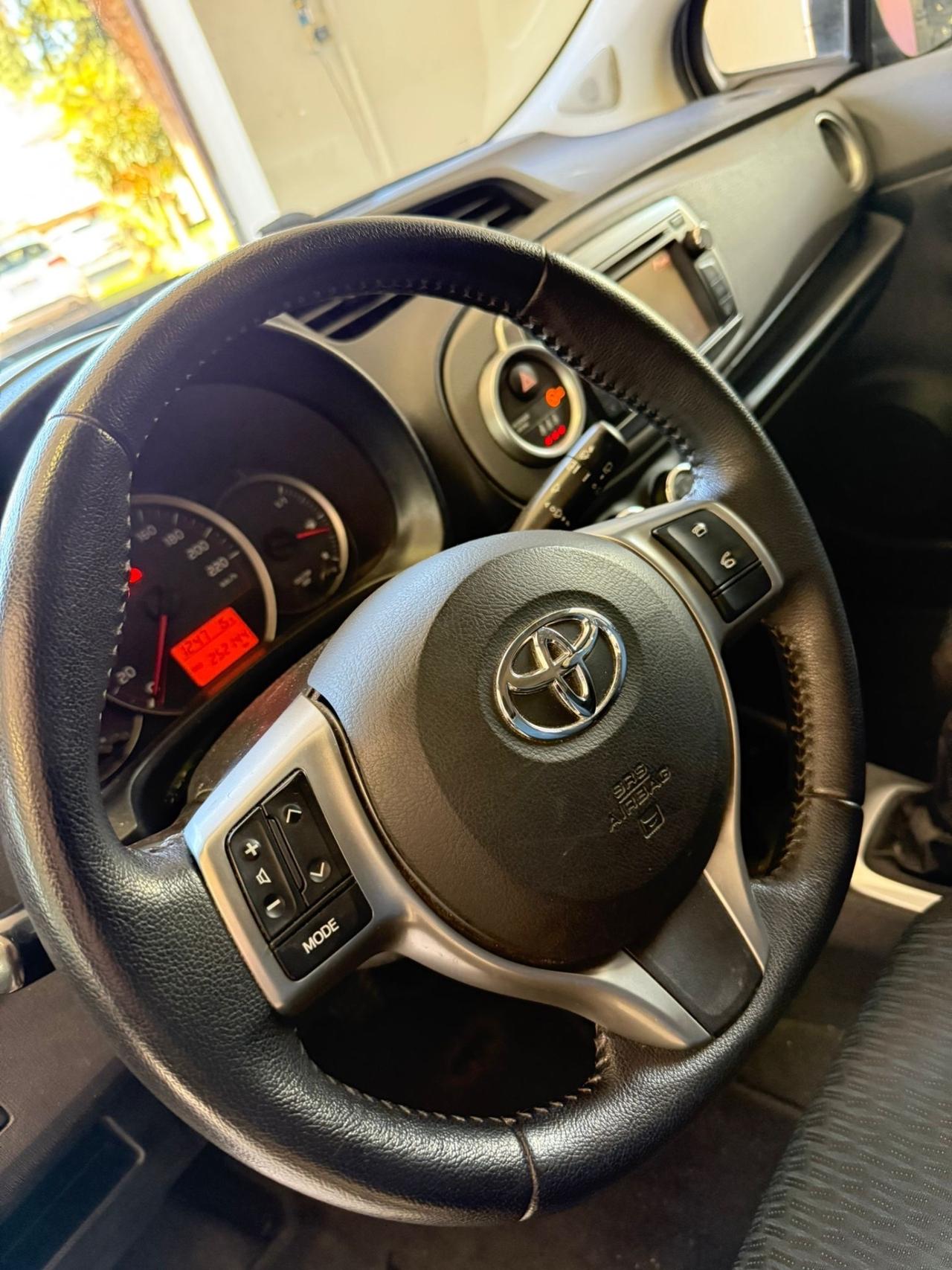 Toyota Yaris 1.4 D-4D 5 porte Lounge