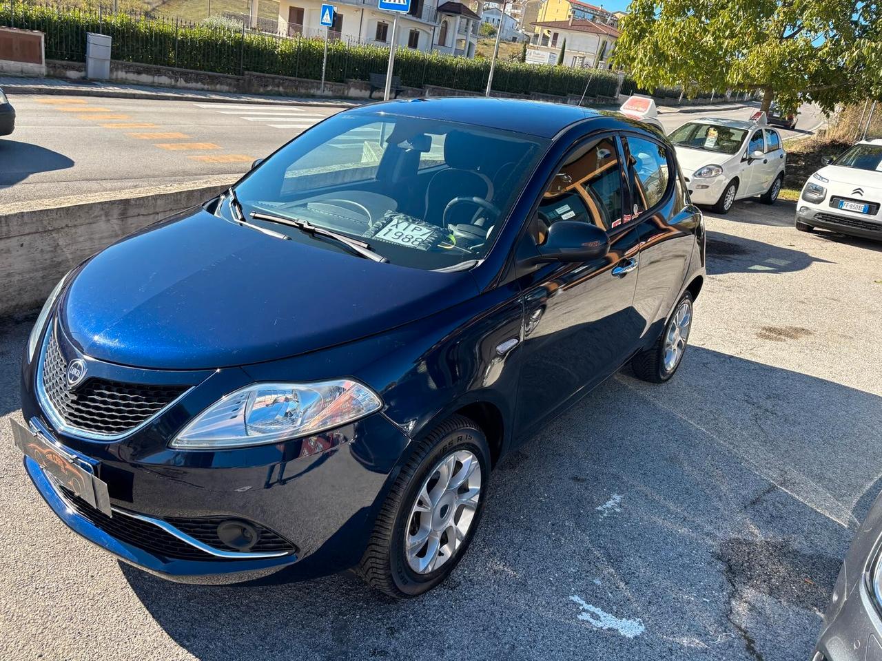 Lancia Ypsilon 0.9 TwinAir 85 CV 5 porte Metano Ecochic Platinum