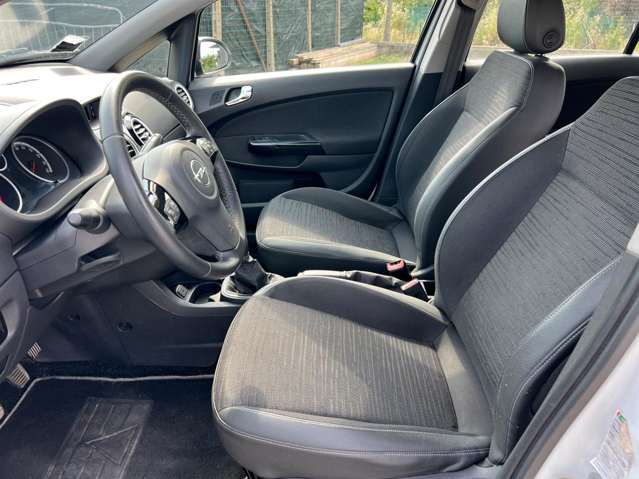 Opel Corsa 1.2 5 porte Sport