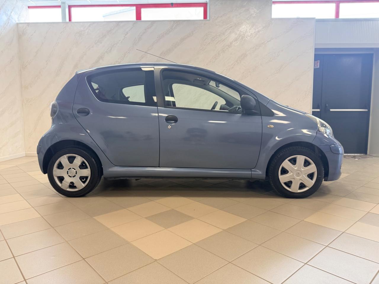 Toyota Aygo 1.0 12V VVT-i 5 porte Sol
