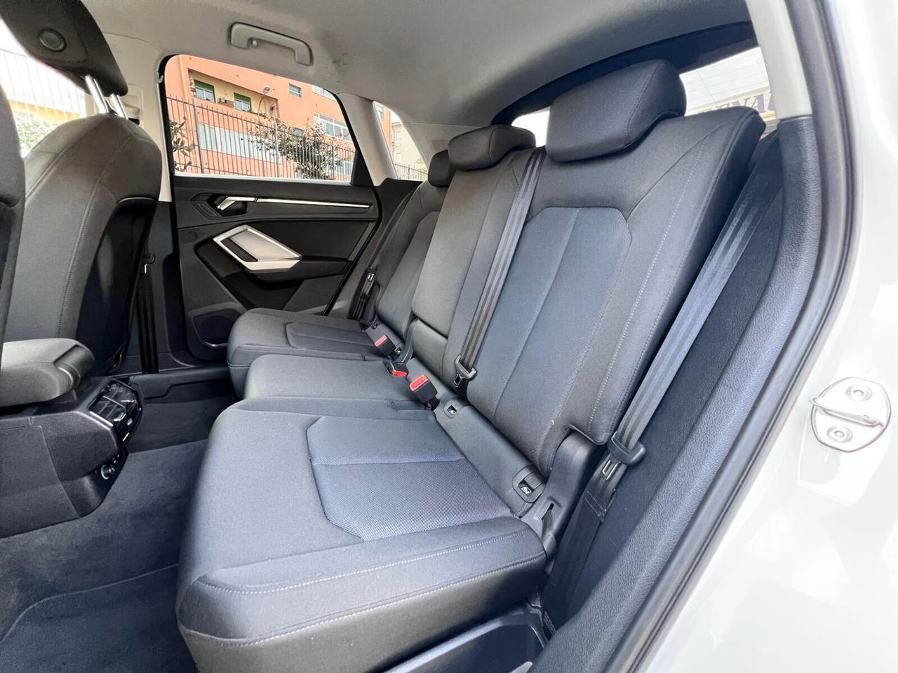 Audi Q3 35 TDI quattro S tronic Business Sport