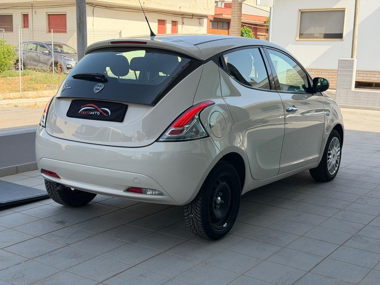 LANCIA Ypsilon 1.2 69 CV 5p. Silver