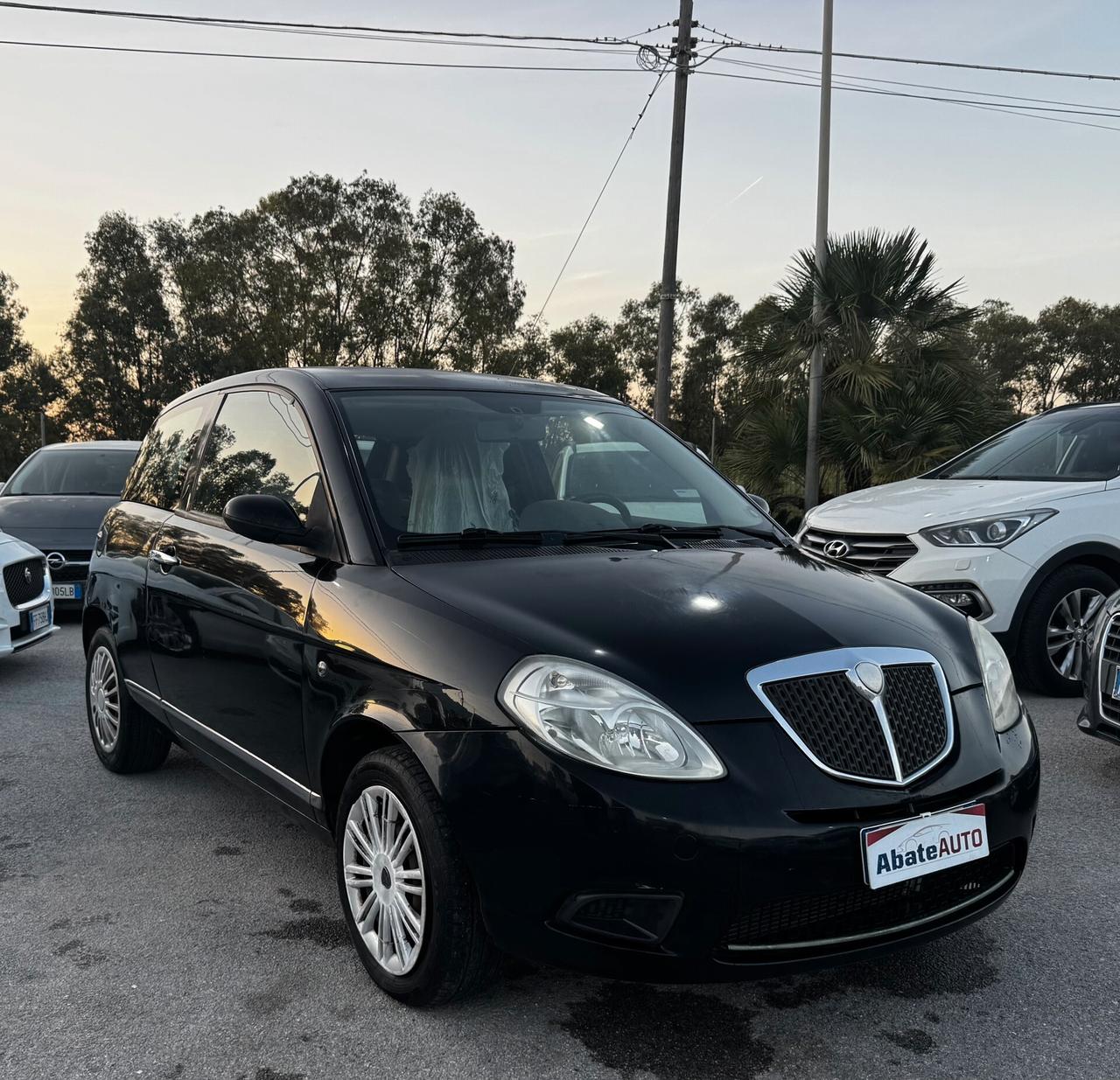 Lancia Ypsilon 1.3 MJT 75 CV Argento