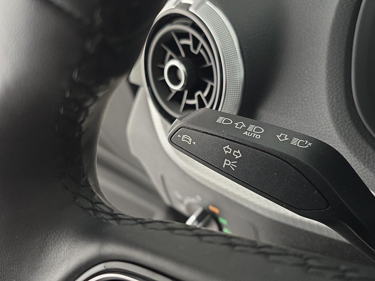 Audi Q2 35 1.5 tfsi s line edition s-tronic