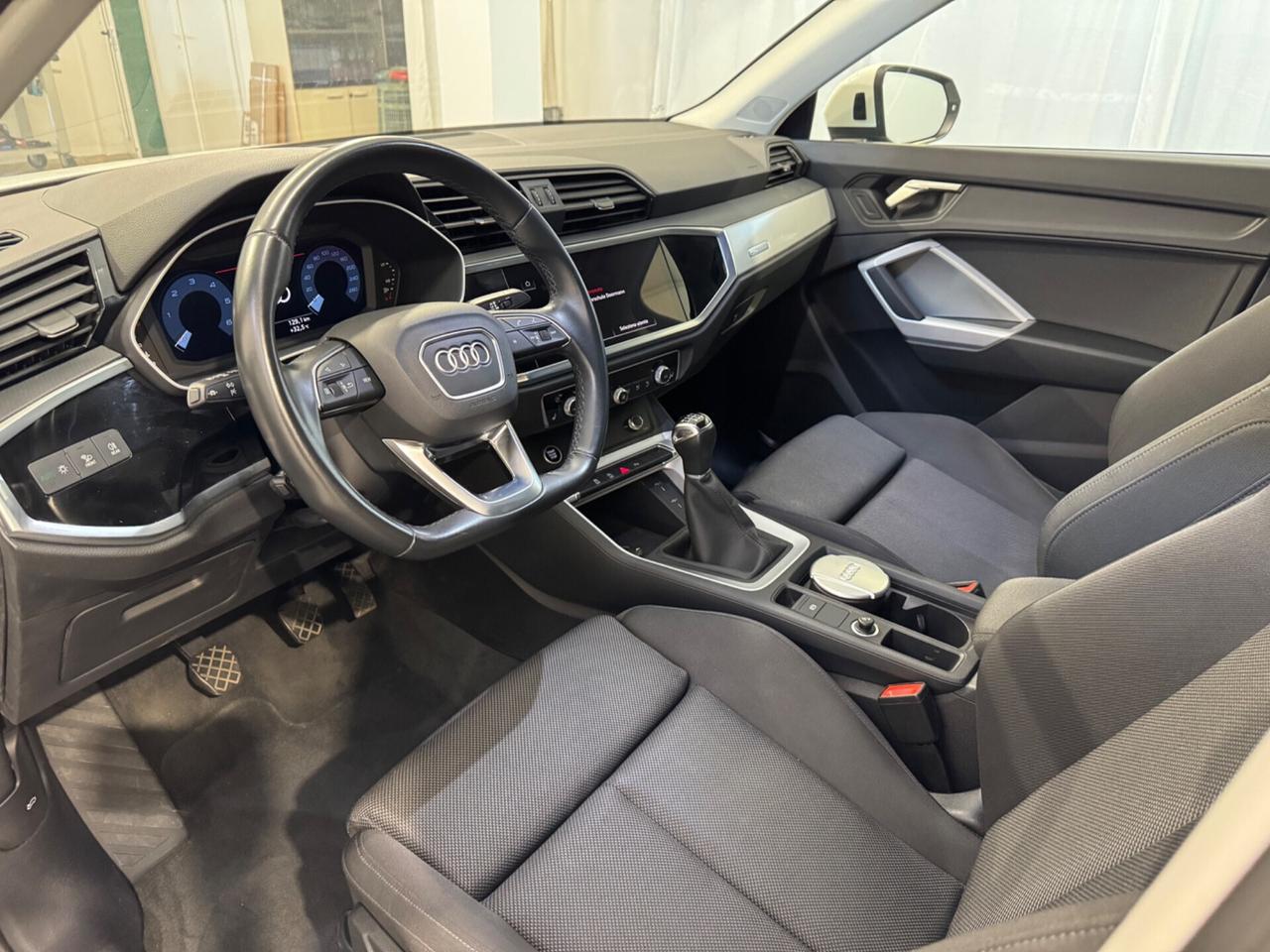 Audi Q3 35 TDI Business Advanced