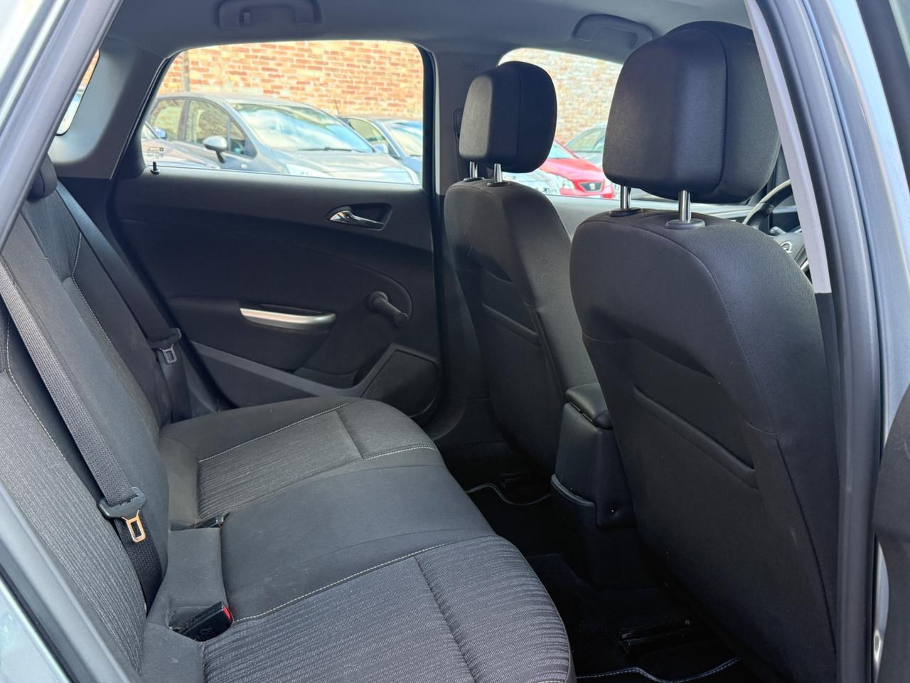 Opel Astra 1.4 100CV 5 porte Cosmo - Neopatentati