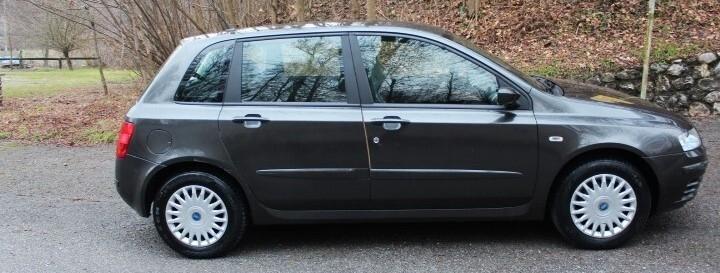 Fiat Stilo MJET 5 porte Dynamic KIT DISTRIBUZIONE APPENA SOSTITUITO GOMME ALL SEASON