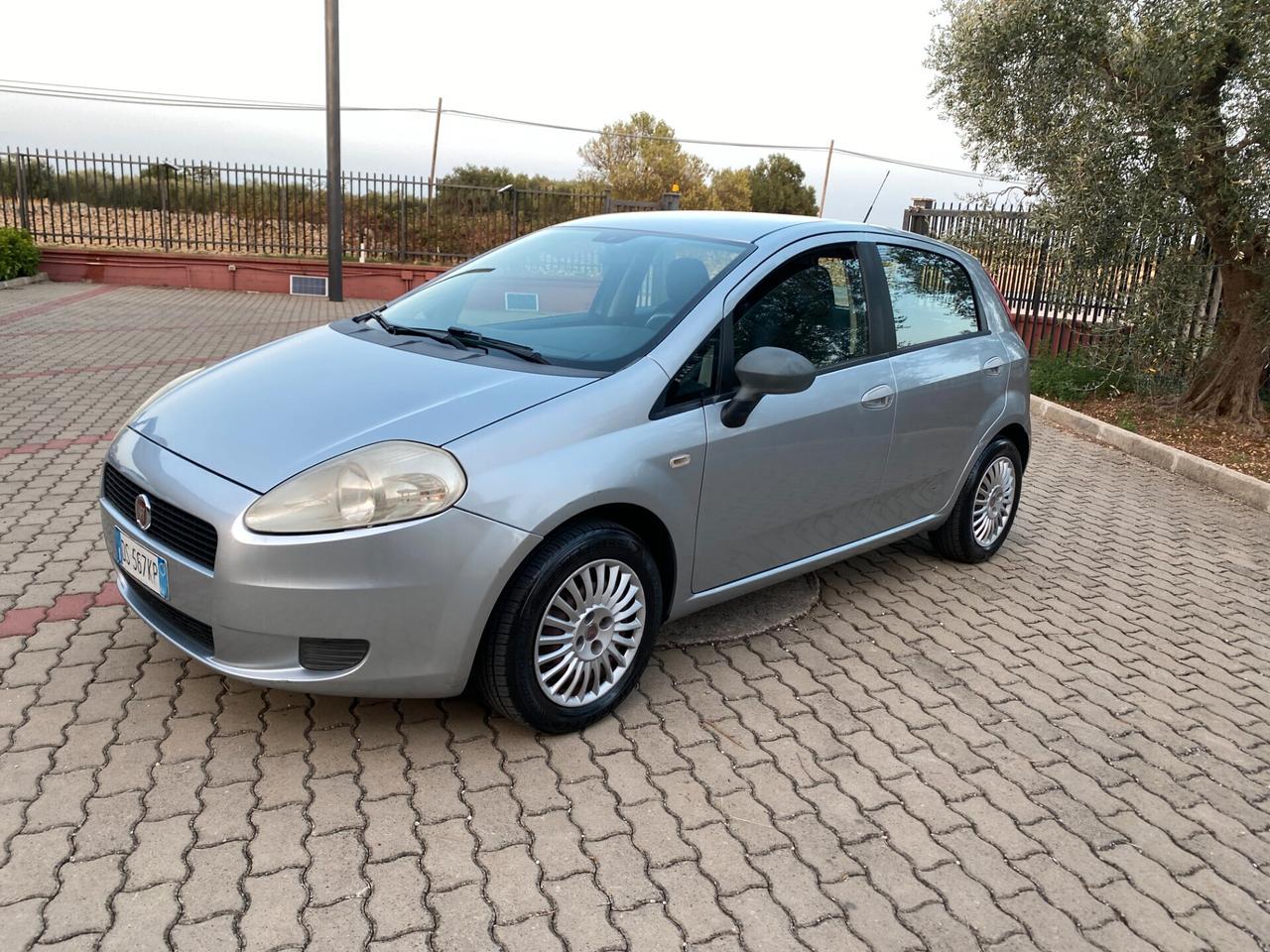 Fiat Grande Punto 1.2 5 porte Dynamic---POSSIBILITA' collaborazione stock auto per commercianti ---