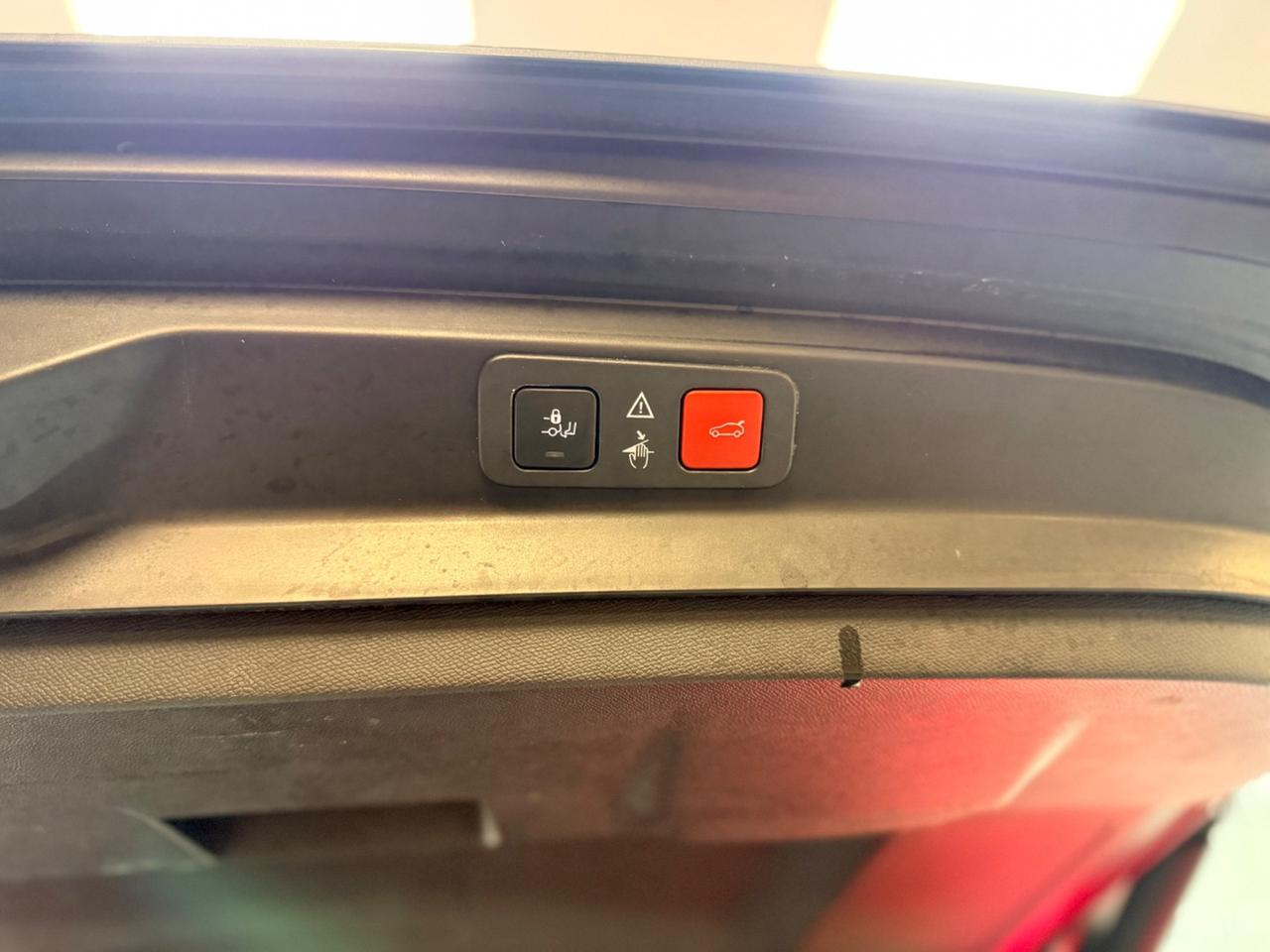 Peugeot 5008 1.5 BHDi 130CV EAT8 GT Line 09/2018 NEOPATENTATI EURO 6B