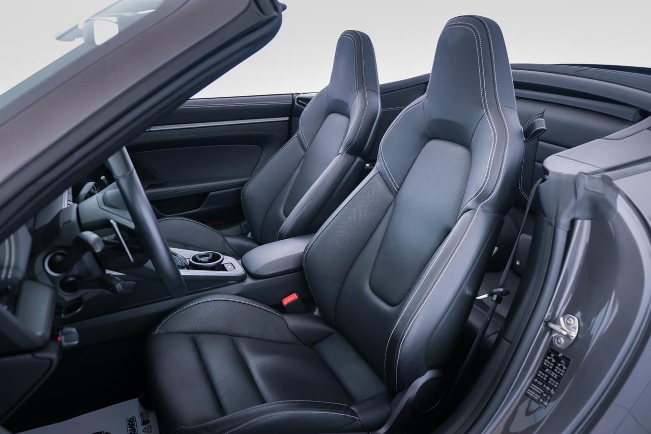 Porsche 911 Cabrio 3.0 Carrera auto
