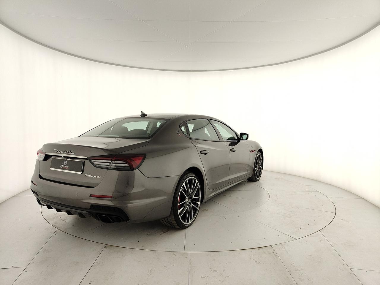 MASERATI Quattroporte 3.8 V8 Trofeo 580cv rwd auto