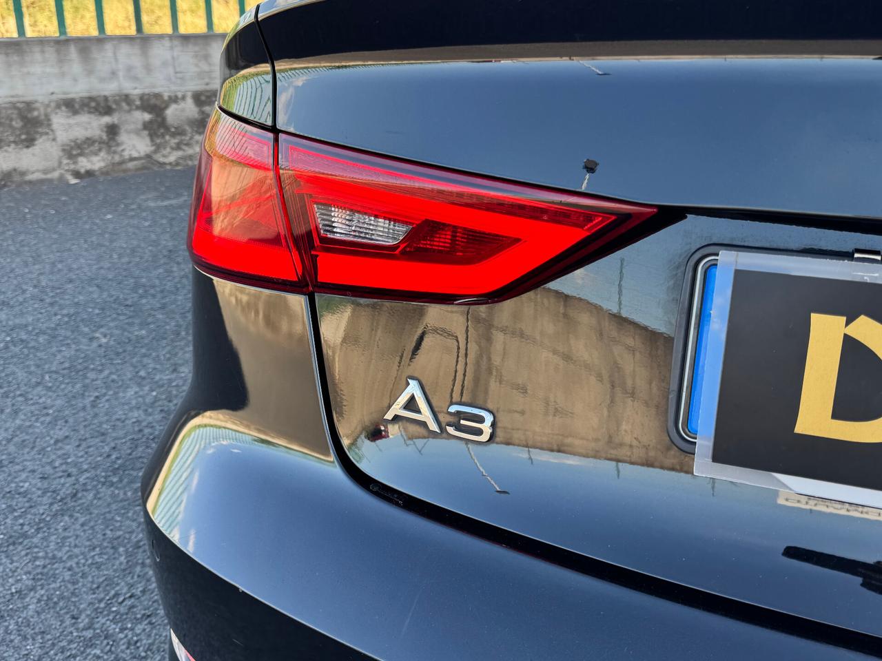 Audi A3 Sedan 1.6 TDI clean diesel S tronic Ambition