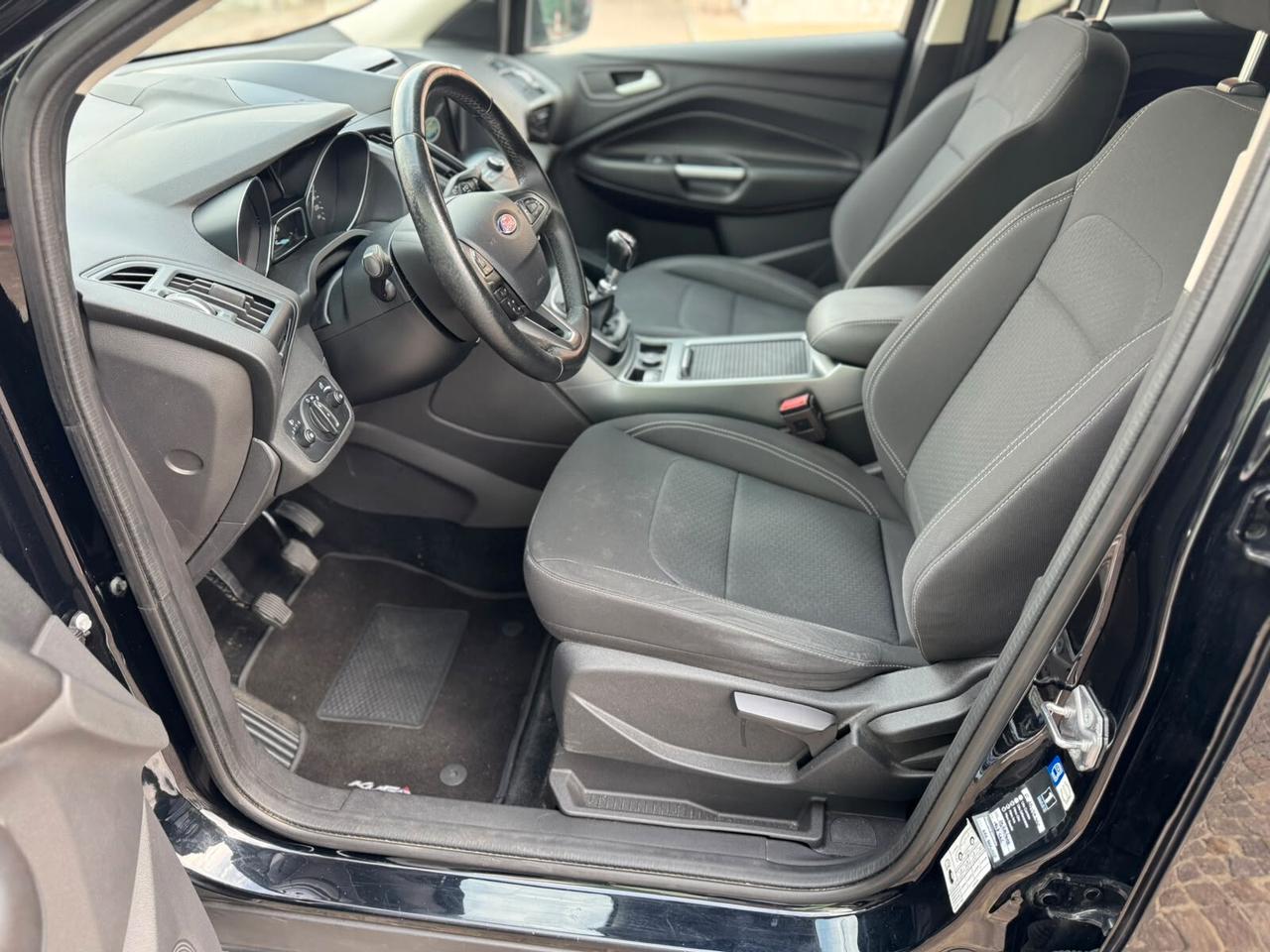 Ford Kuga 1.5 TDCI 120 CV S&S 2WD Titanium