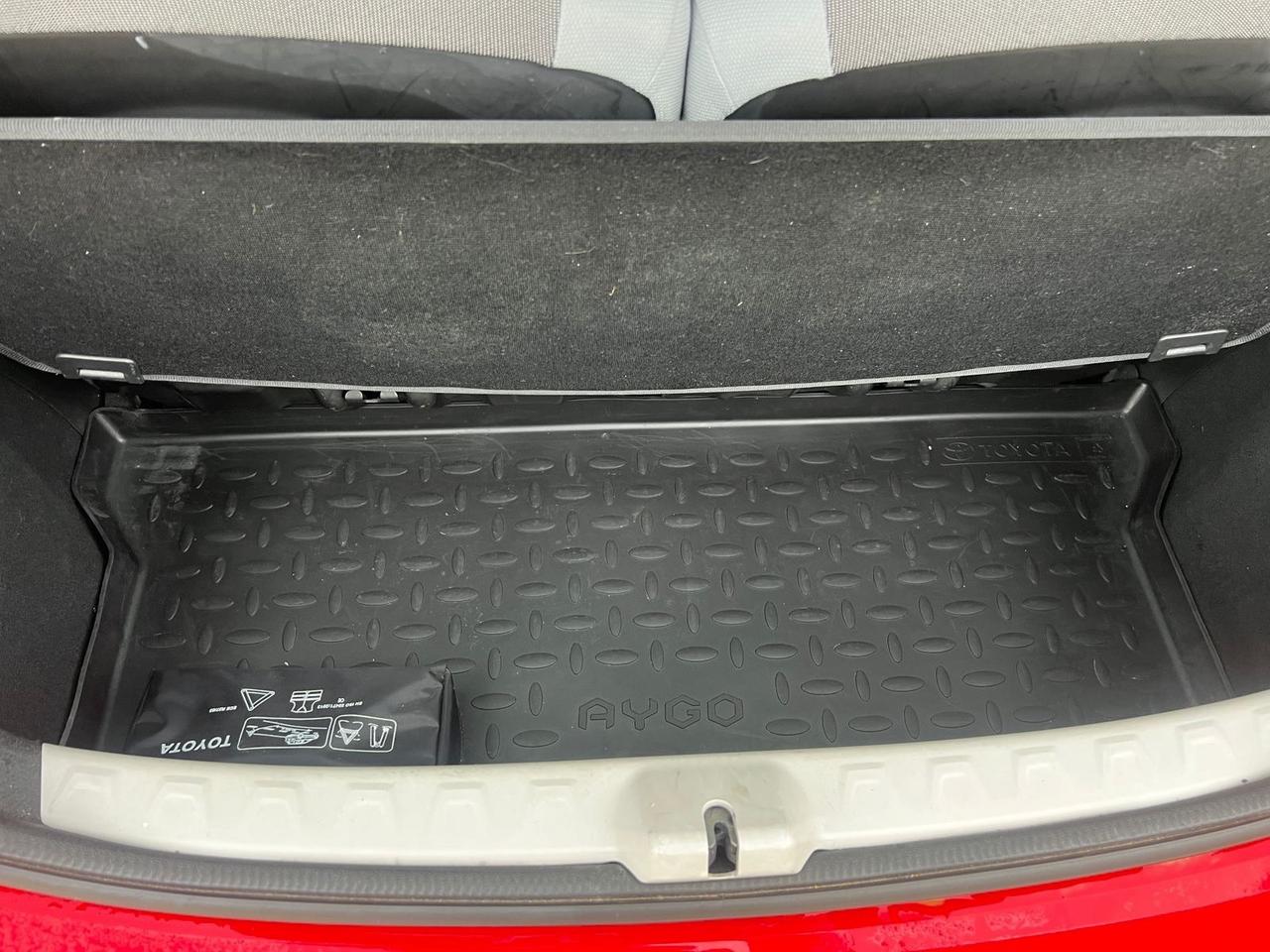 Toyota Aygo 1.0 VVT-i 69 CV 5 porte x-play