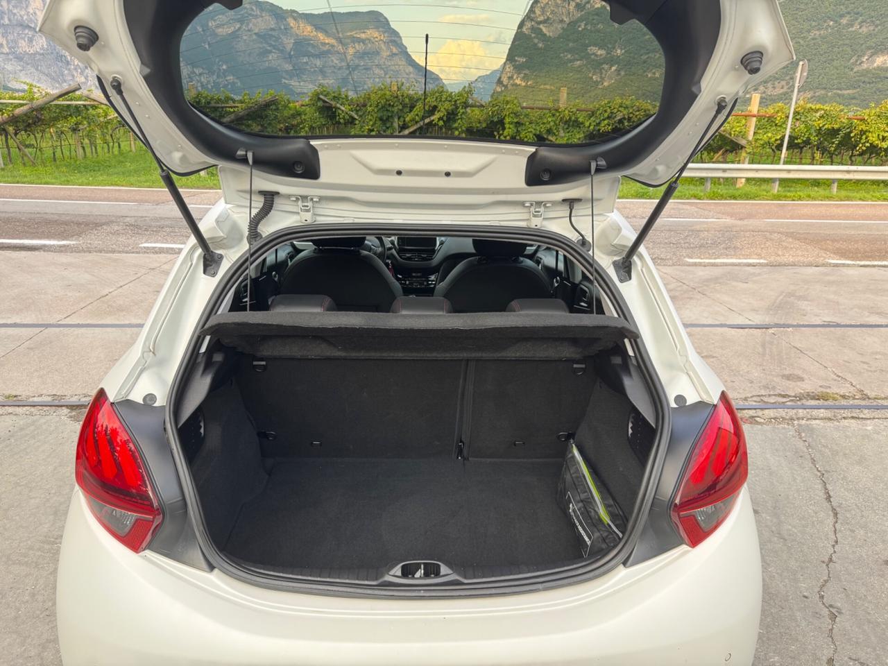 Peugeot 208 GT Line 1.2 110CV NEOPATENTATI
