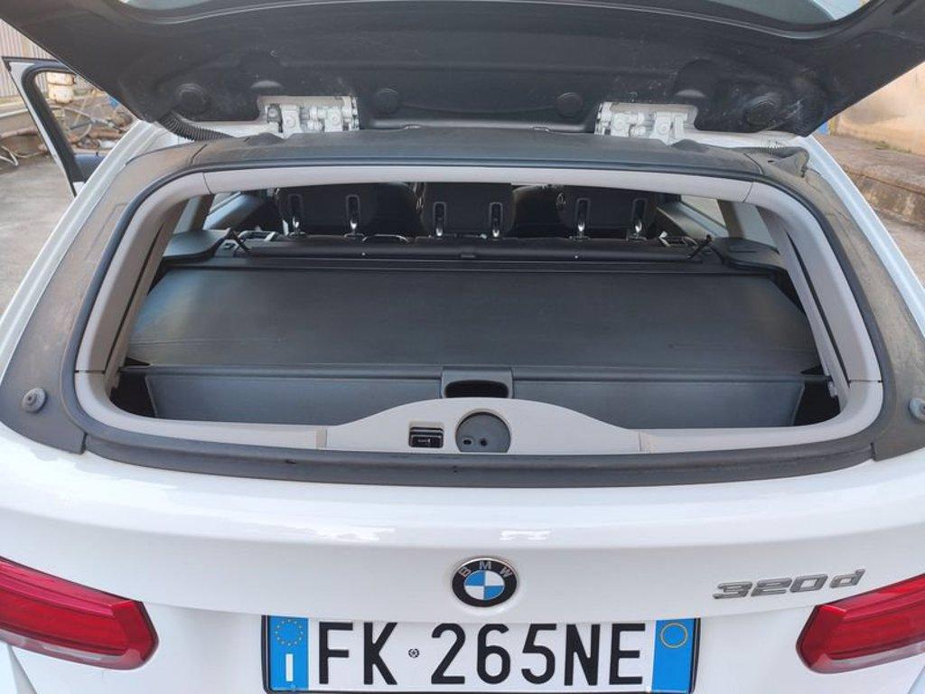 BMW 320d touring business advantage del 2017