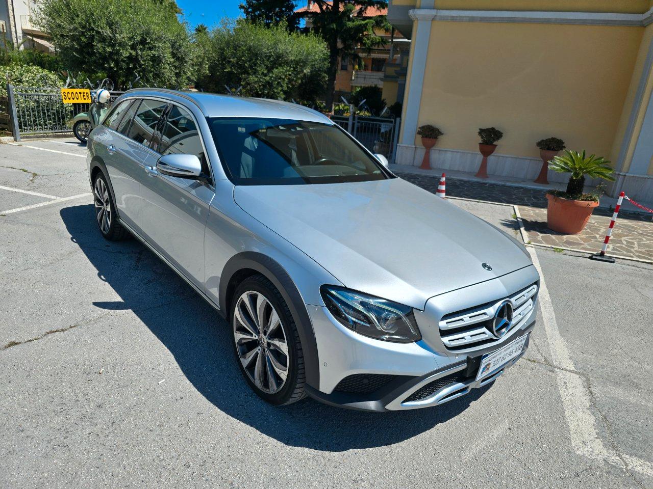 Mercedes E 220 D Premium 4Matic 9G-Tronic Plus Station Wagon All-Terrain