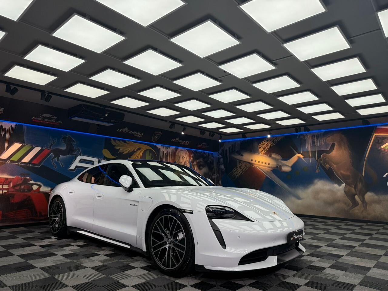 Porsche Taycan Turbo (011)