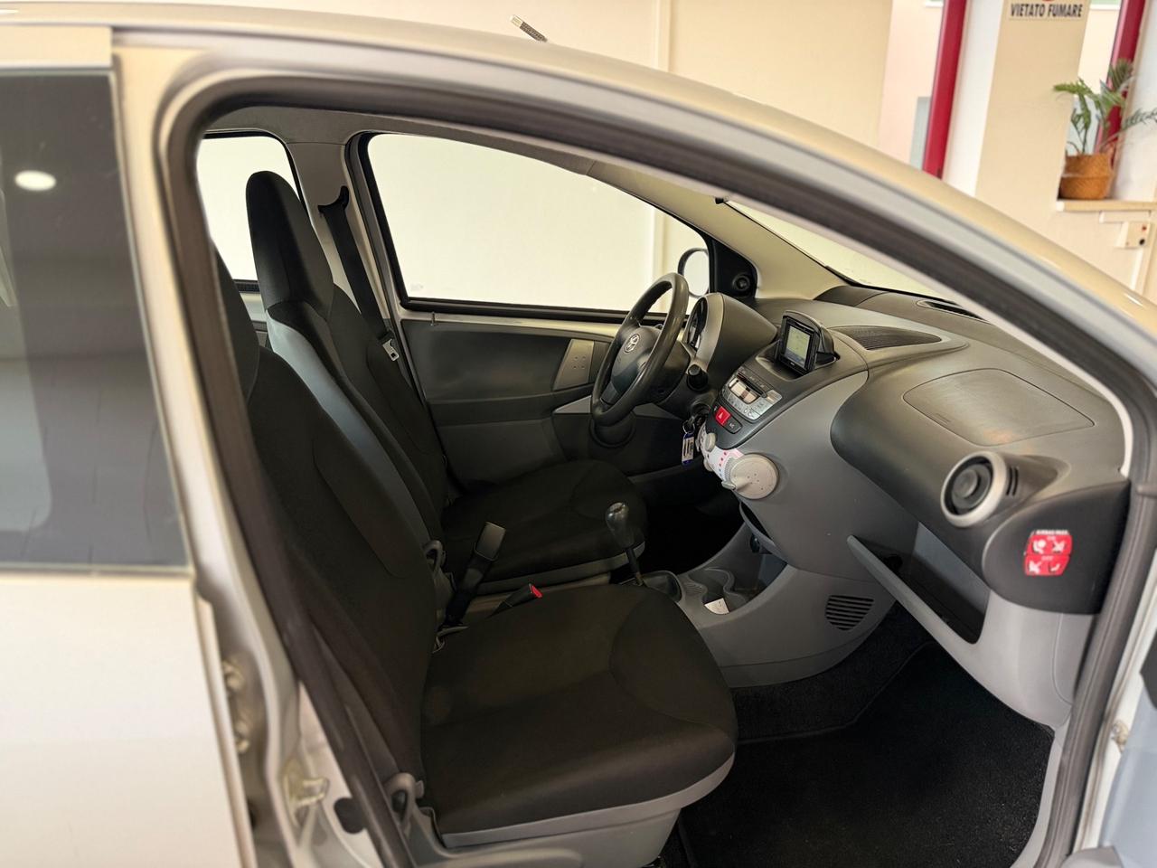 Toyota Aygo 1.0 12V VVT-i 5 porte Now Connect