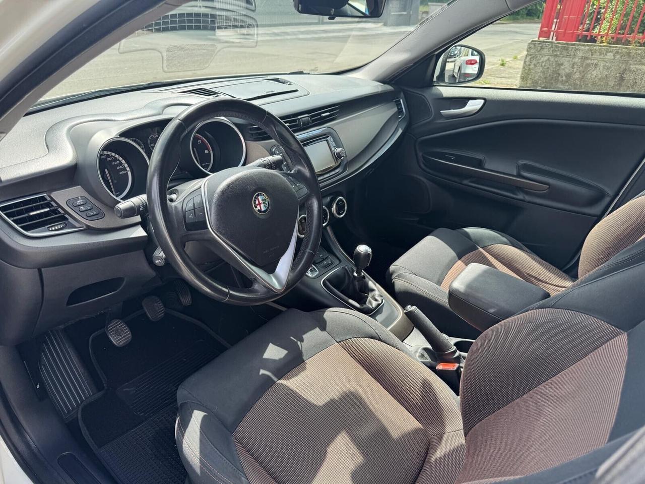 Alfa Romeo Giulietta Distinctive 1.6 jtdm 105cv