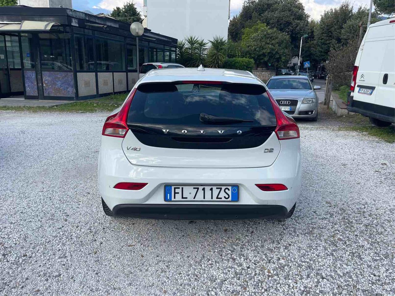 VOLVO V40 - D2 INSCRIPTION