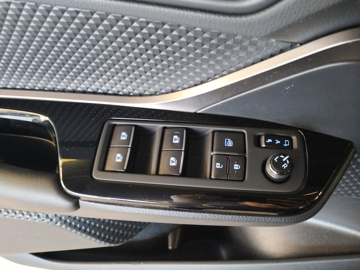 Toyota C-HR 1.8h Lounge 2wd e-cvt