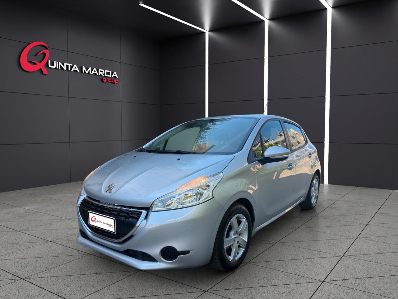Peugeot 208 1.4 HDi 68 CV Active-TOUCHSCREEN
