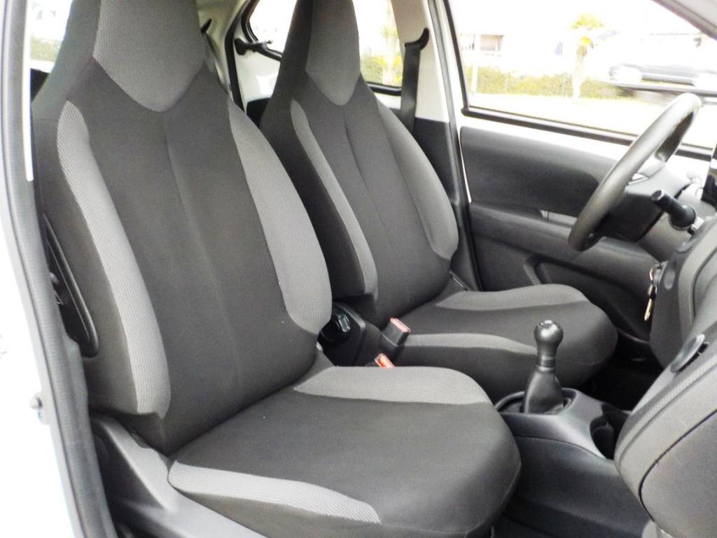 Toyota Aygo Connect 1.0 VVT-i 72 CV 5 porte x-play