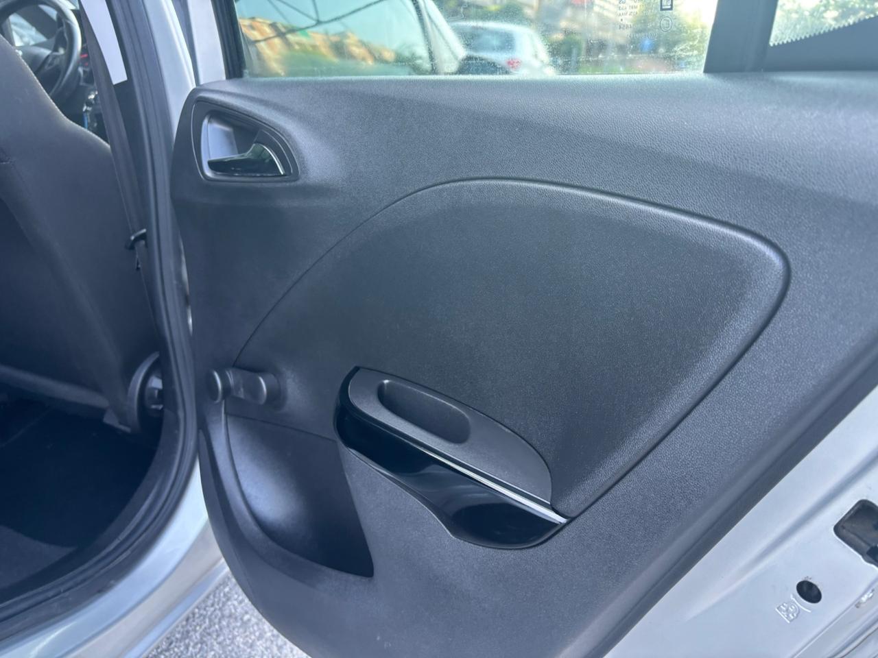 Opel Corsa 1.4 GPL 5 porte Cosmo OK NEOPATENTATI