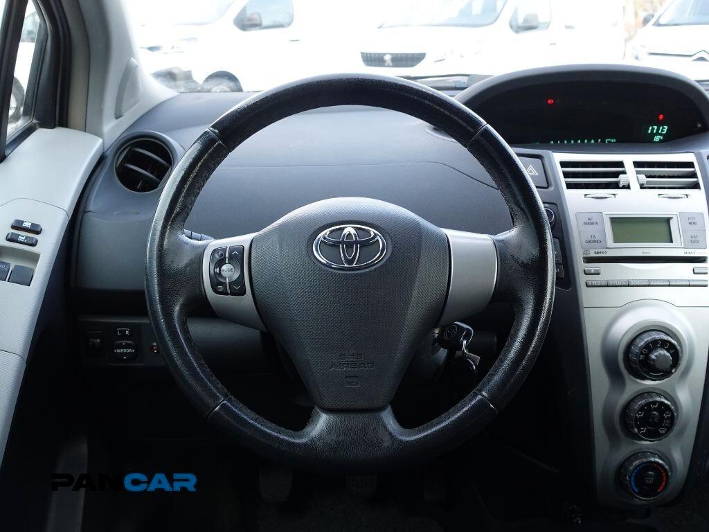 Toyota Yaris 1.0 5 porte Sol