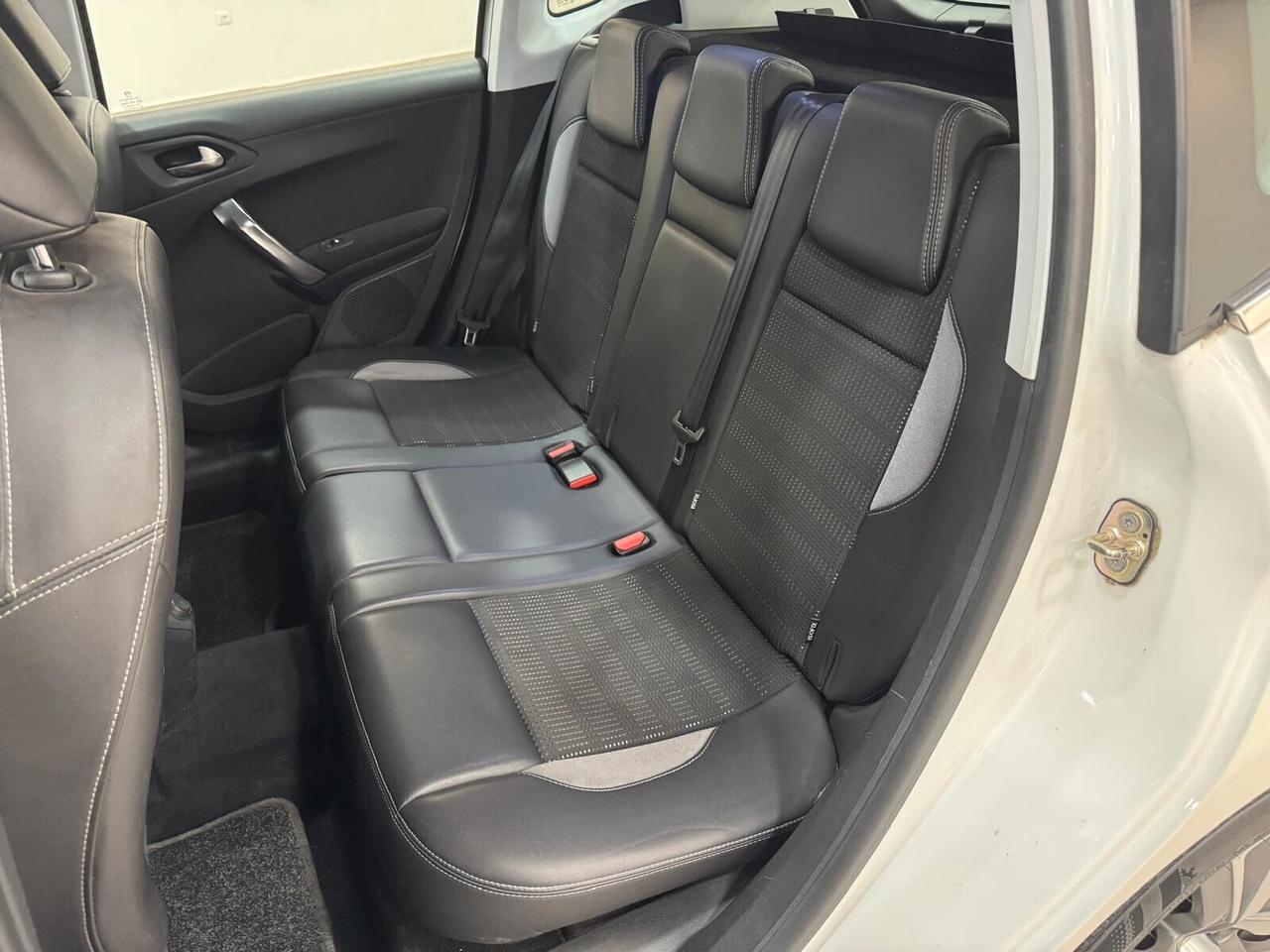 Peugeot 2008 1.6 e-HDi 115 CV Stop&Start Allure