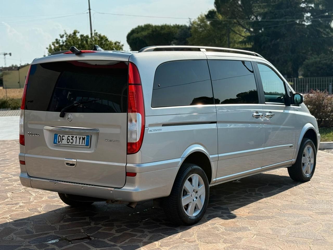 Mercedes-benz Viano 2.2 CDI 4Matic 8 POSTI