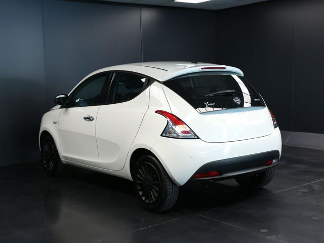 LANCIA Ypsilon 1.0 FireFly 5 porte S&S Hybrid Ecochic Silver