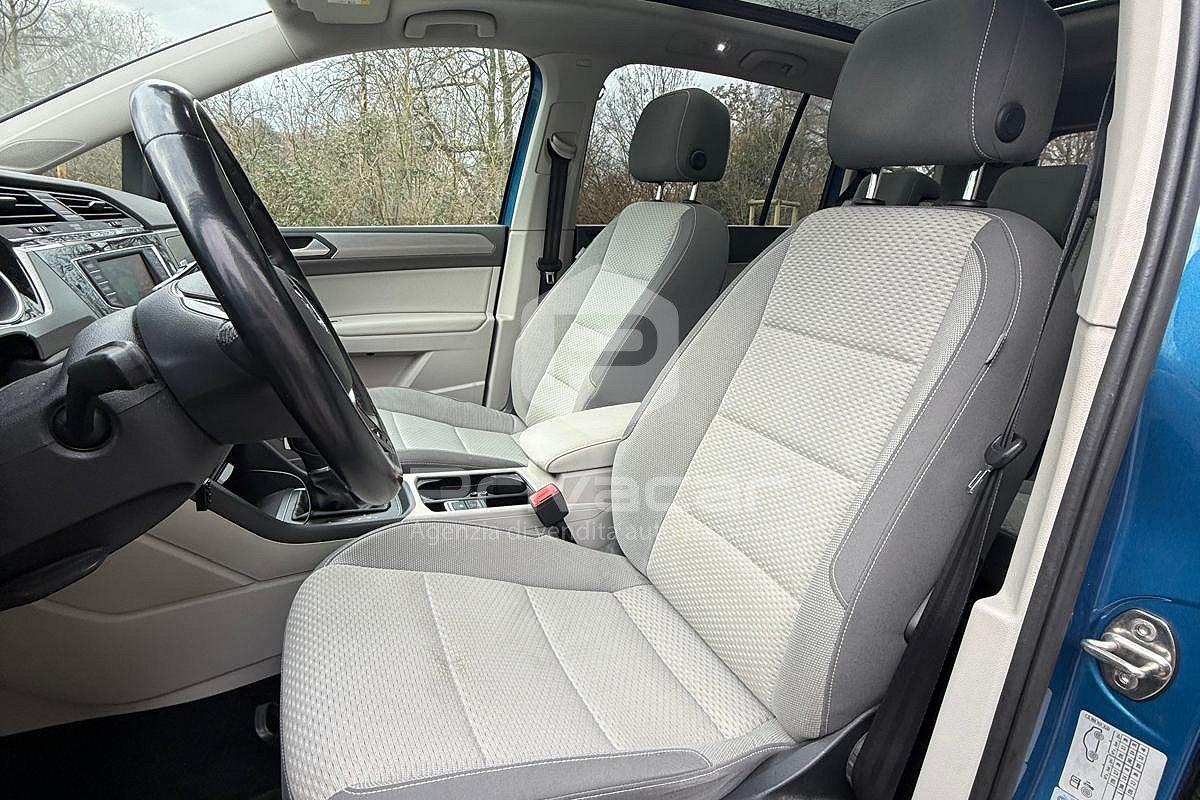 VOLKSWAGEN Touran 1.6 TDI 115 CV SCR DSG Business BlueMotion Technology