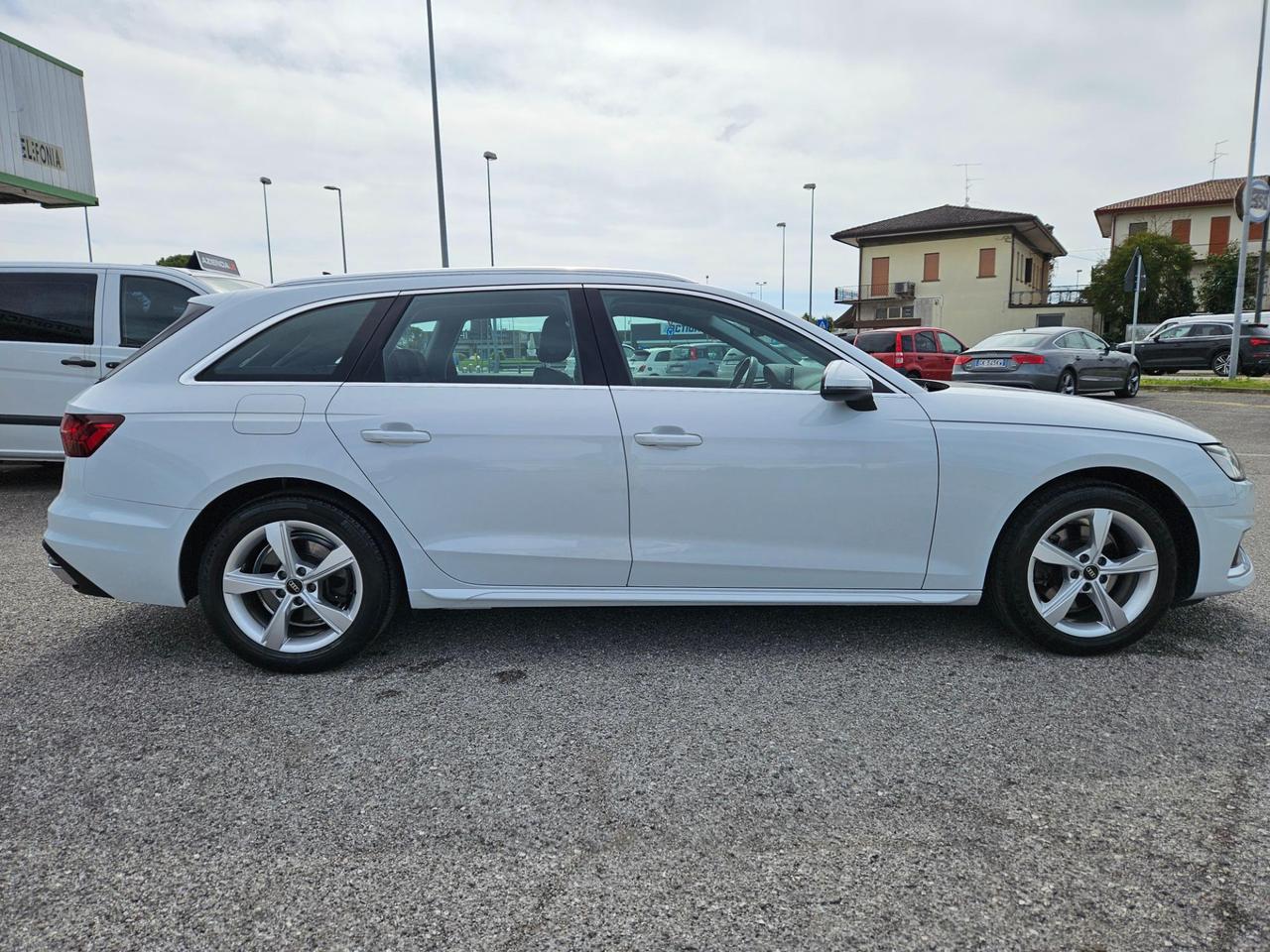 Audi A4 Avant 35 2.0 tdi mhev Business Advanced 163cv s-tronic