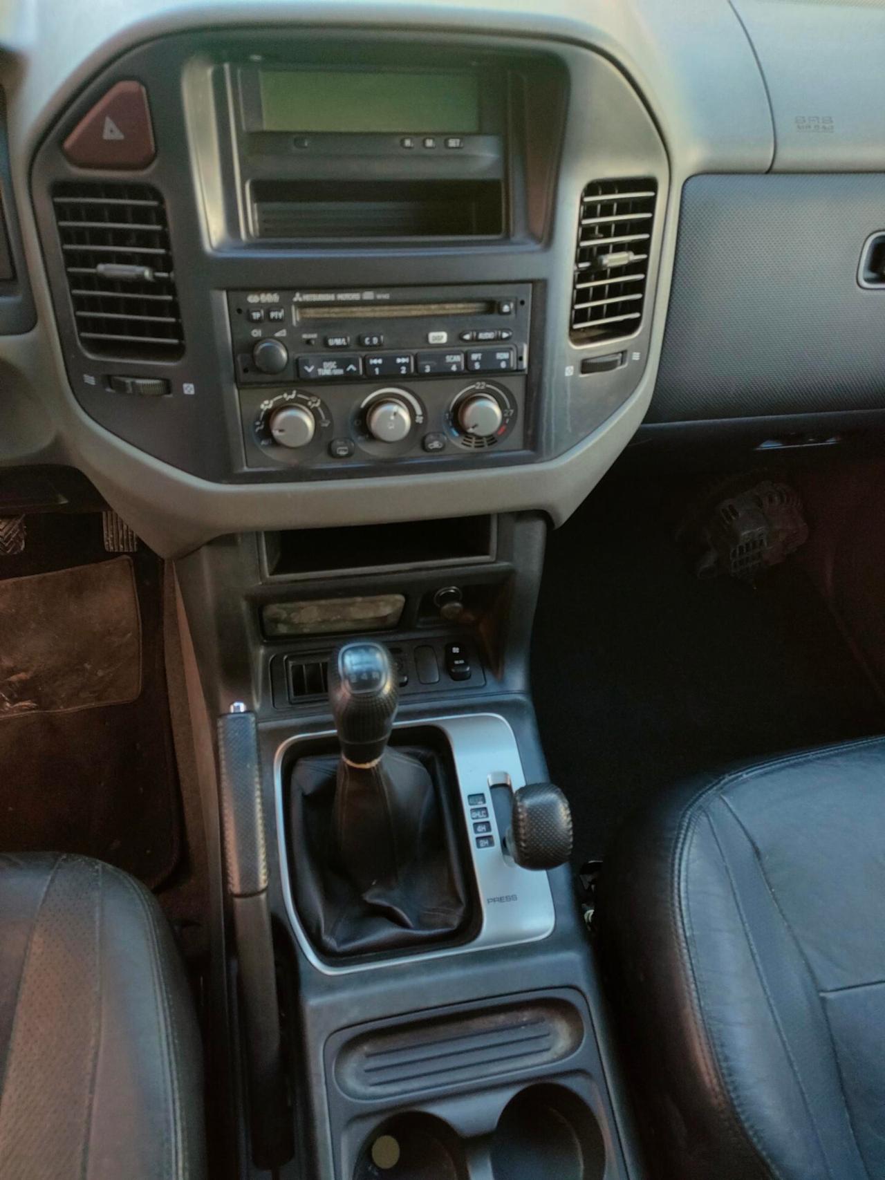 Mitsubishi Pajero 3.2 16V DI-D 7 posti e gancio