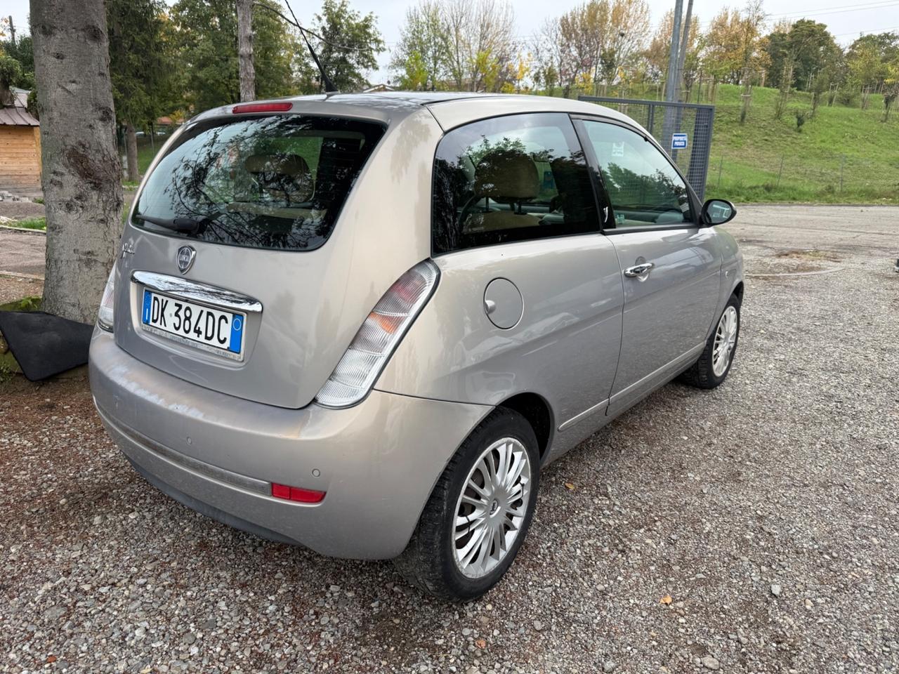 Lancia Ypsilon 1.2 Oro Giallo