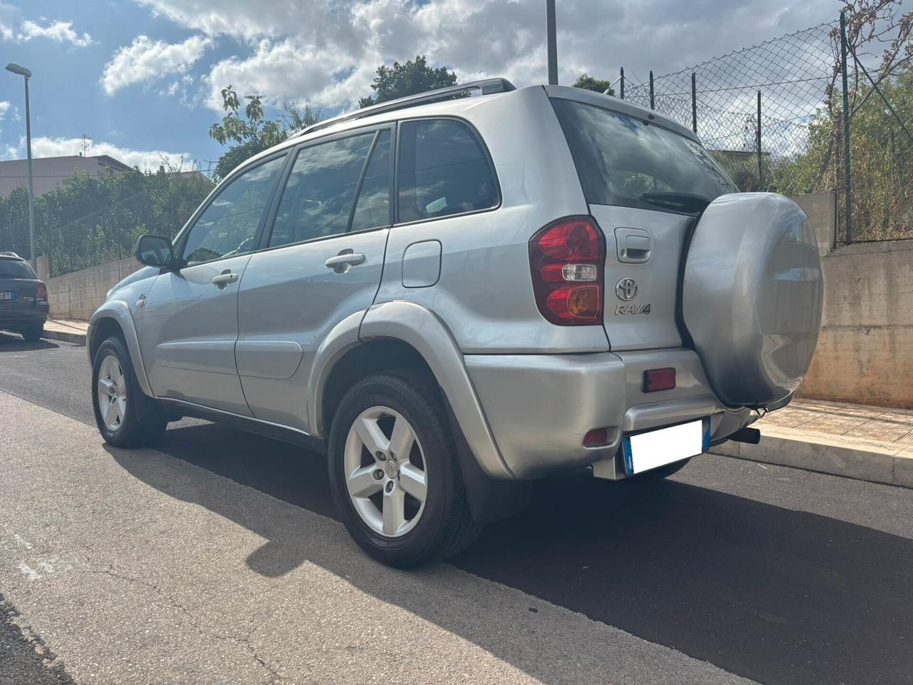 TOYOTA RAV-4 2.0 D-4D - 2004