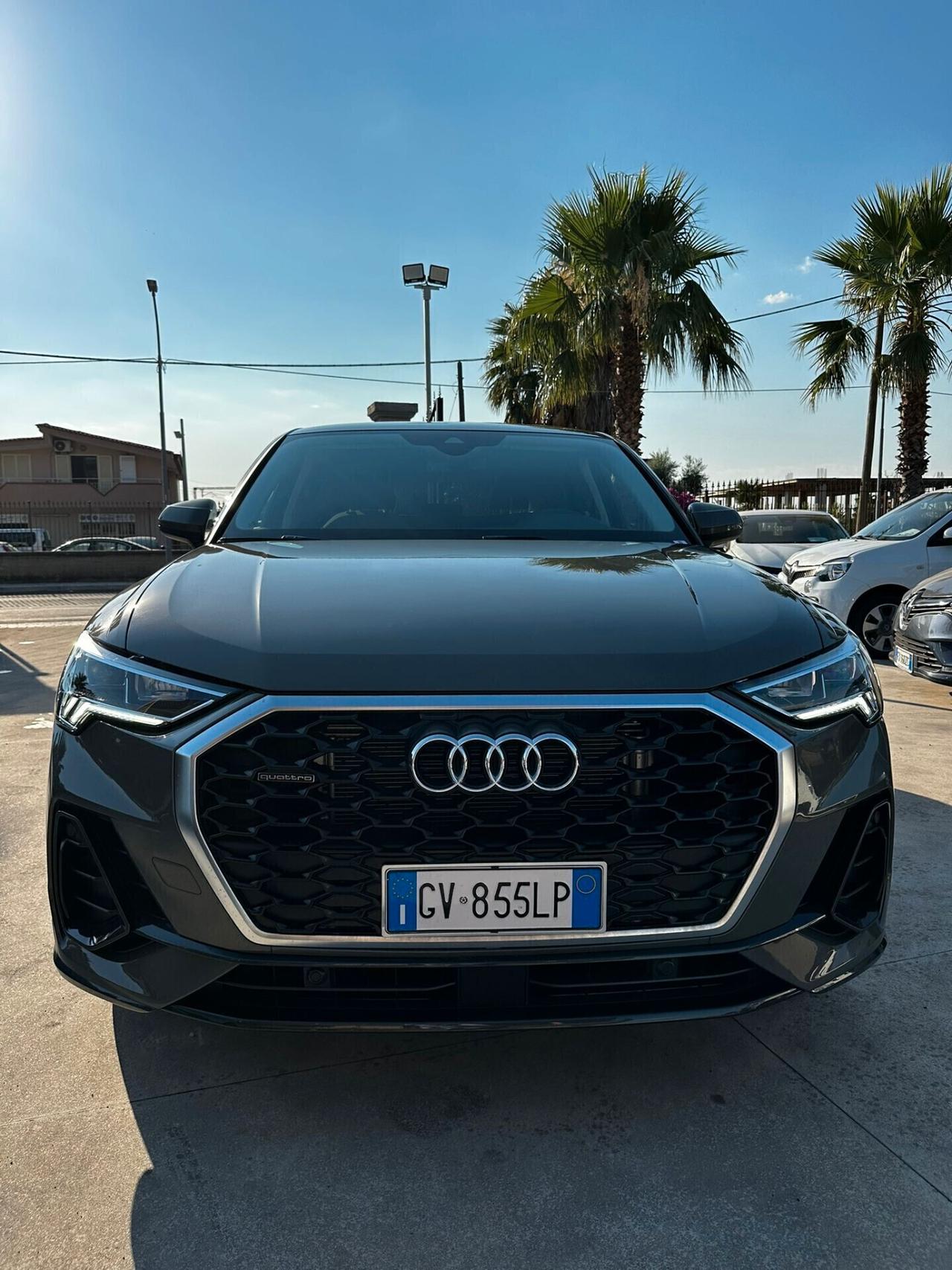Audi Q3 SPB 40 TFSI quattro S tronic Identity Black