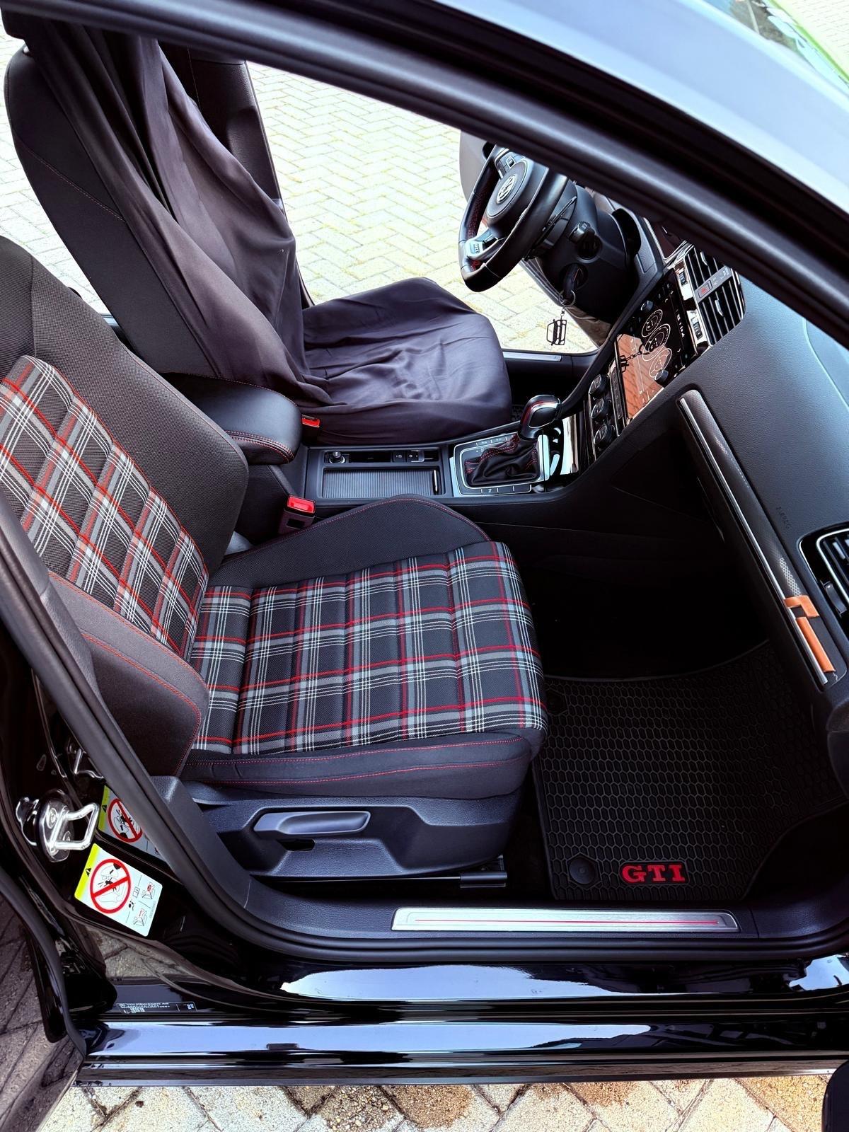 Volkswagen Golf GTI Performance 2.0 245 CV TSI DSG 5p. BMT