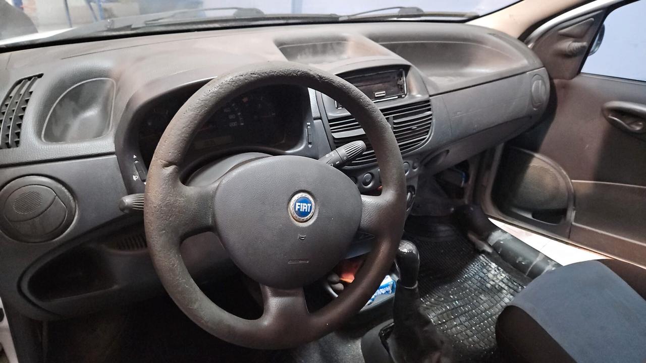 Lancia Ypsilon 1.3 MJT 75 CV Argento