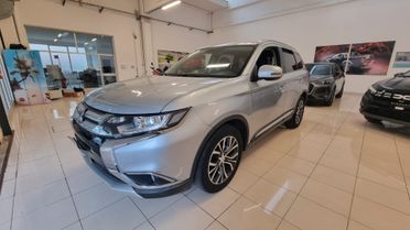 Mitsubishi Outlander 2.2 DI-D 4WD Instyle Plus Navi