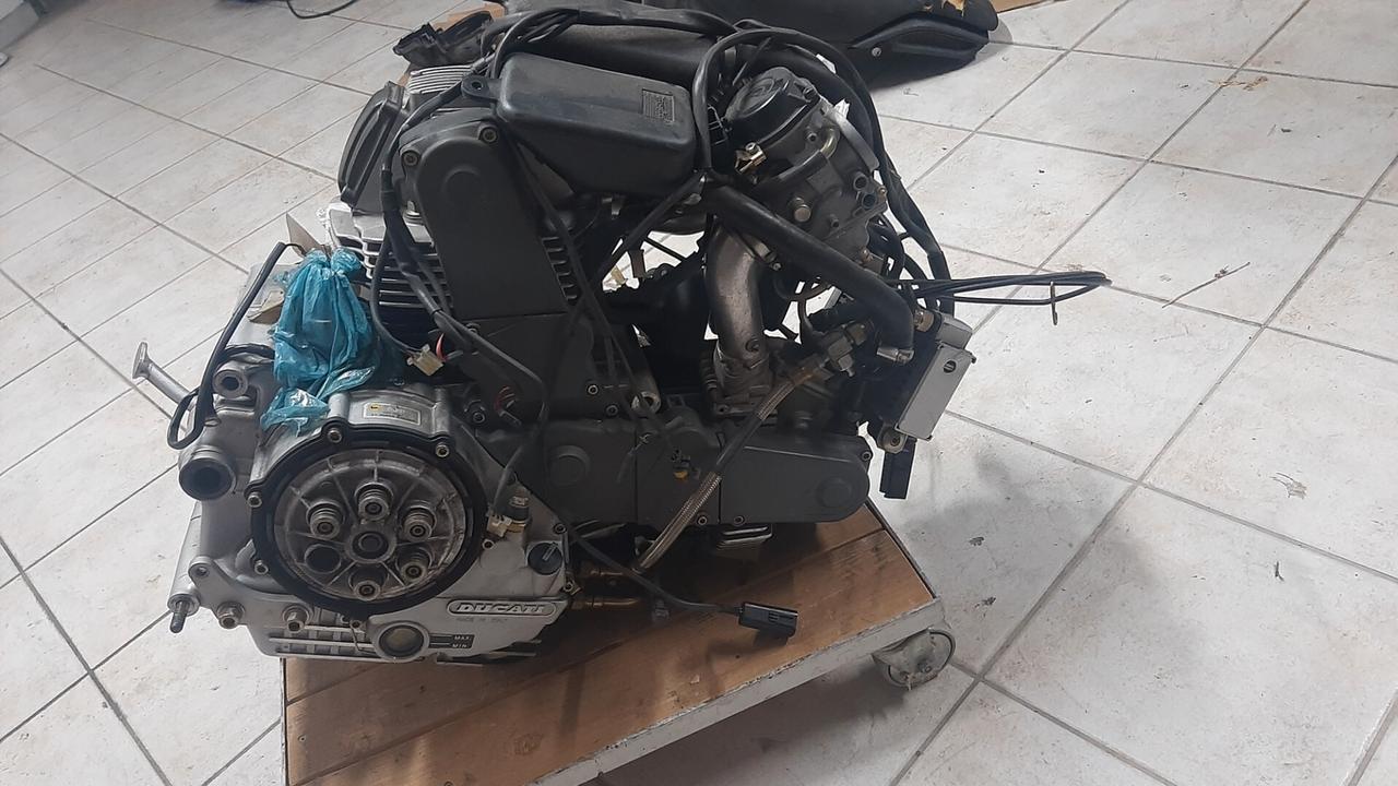 Motore Ducati 904 cc